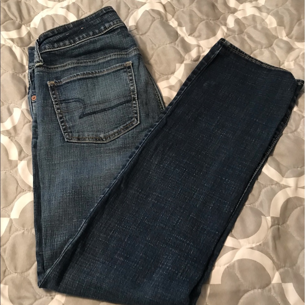 American Eagle 🦅 size 4 super stretch